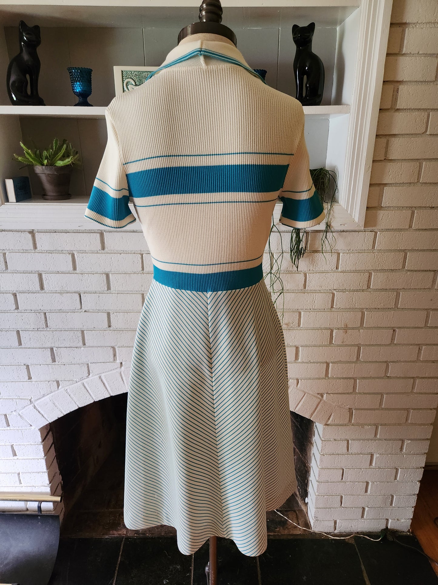 Vintage Short Sleeve Off White and Blue Dress