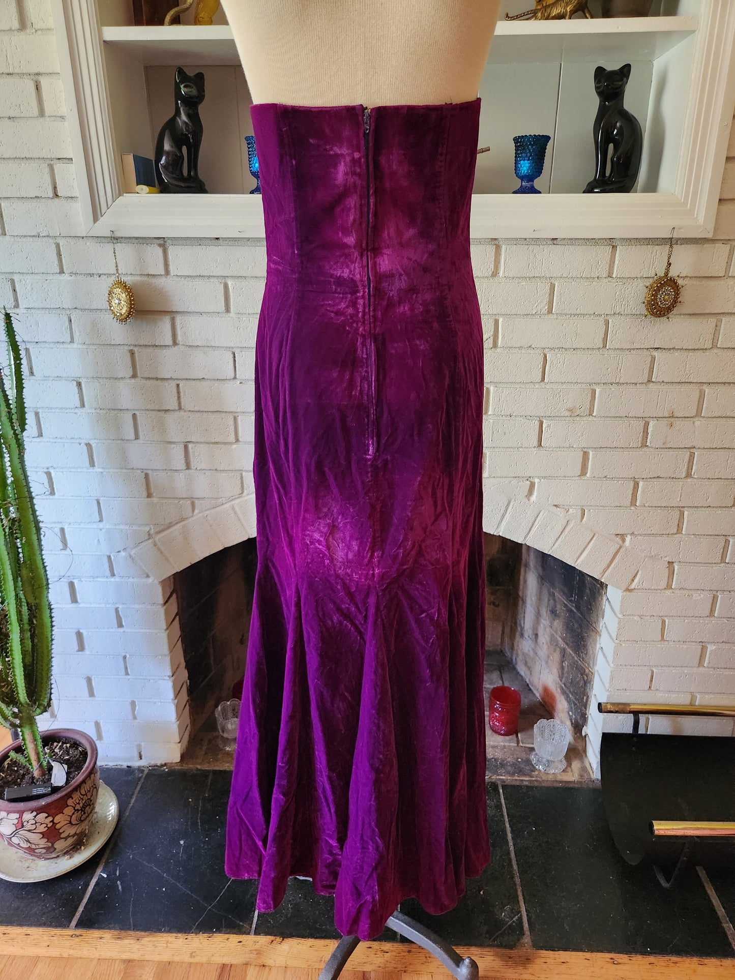 Vintage Sleeveless Purple Velvet Dress by Jump