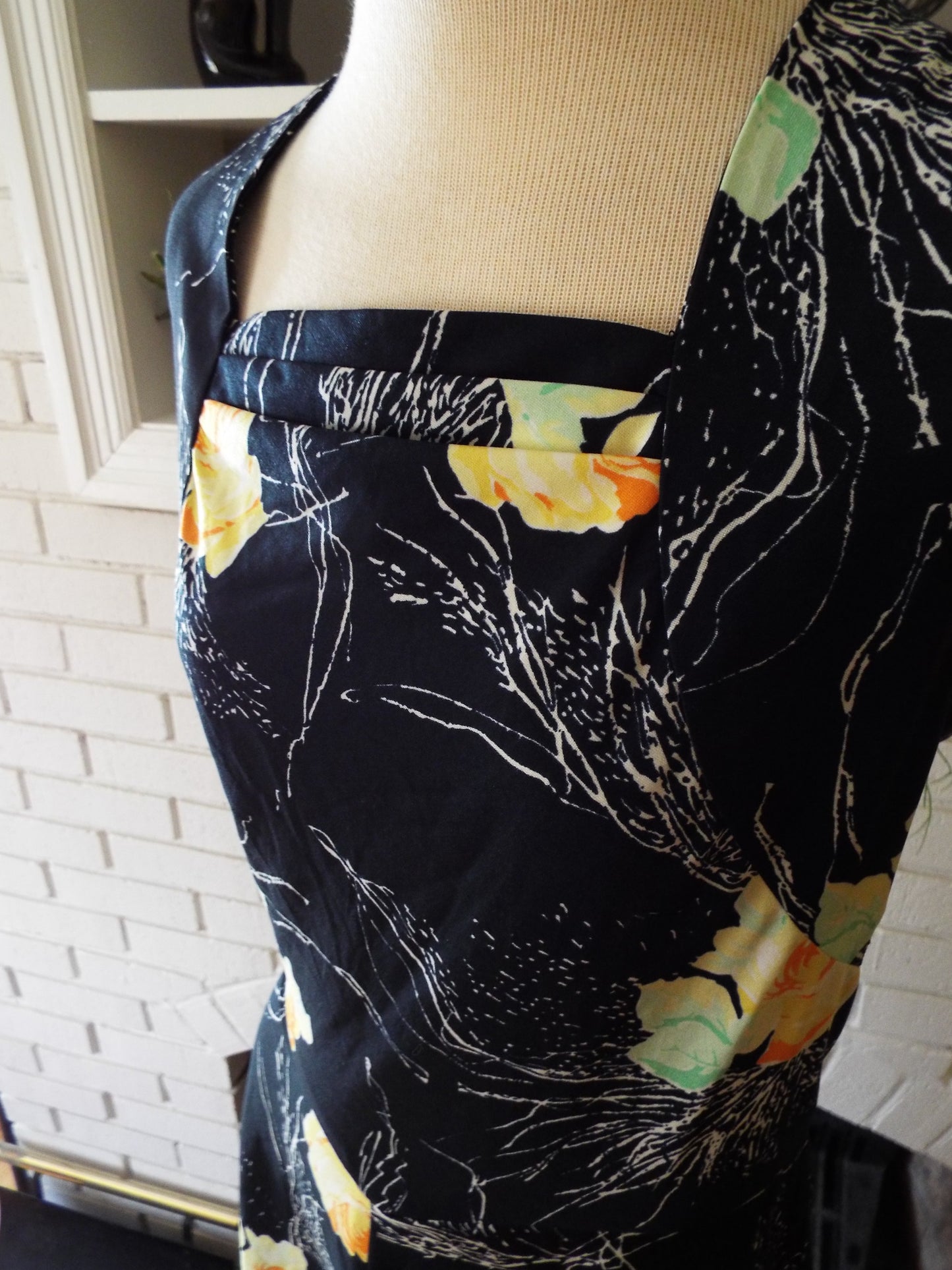 Vintage Sleeveless Black Floral Dress