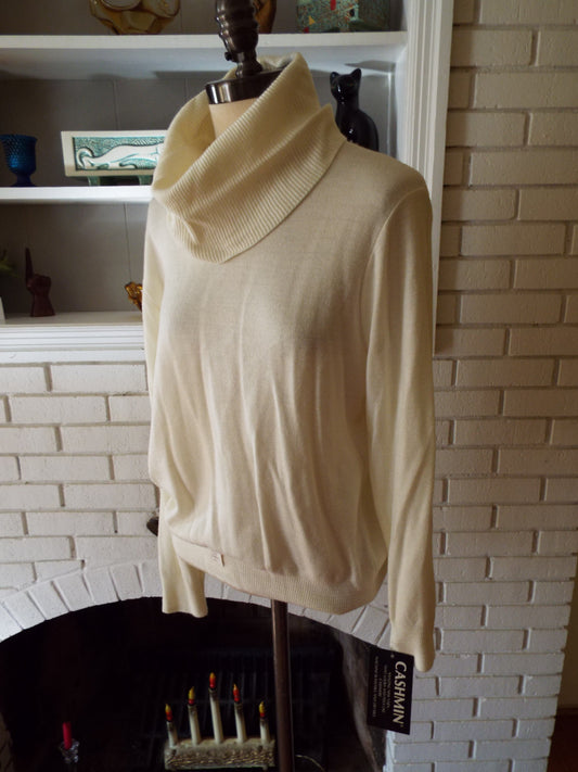 Vintage Off White Turtle Neck Sweater by Gotham. NEVER WORN!!