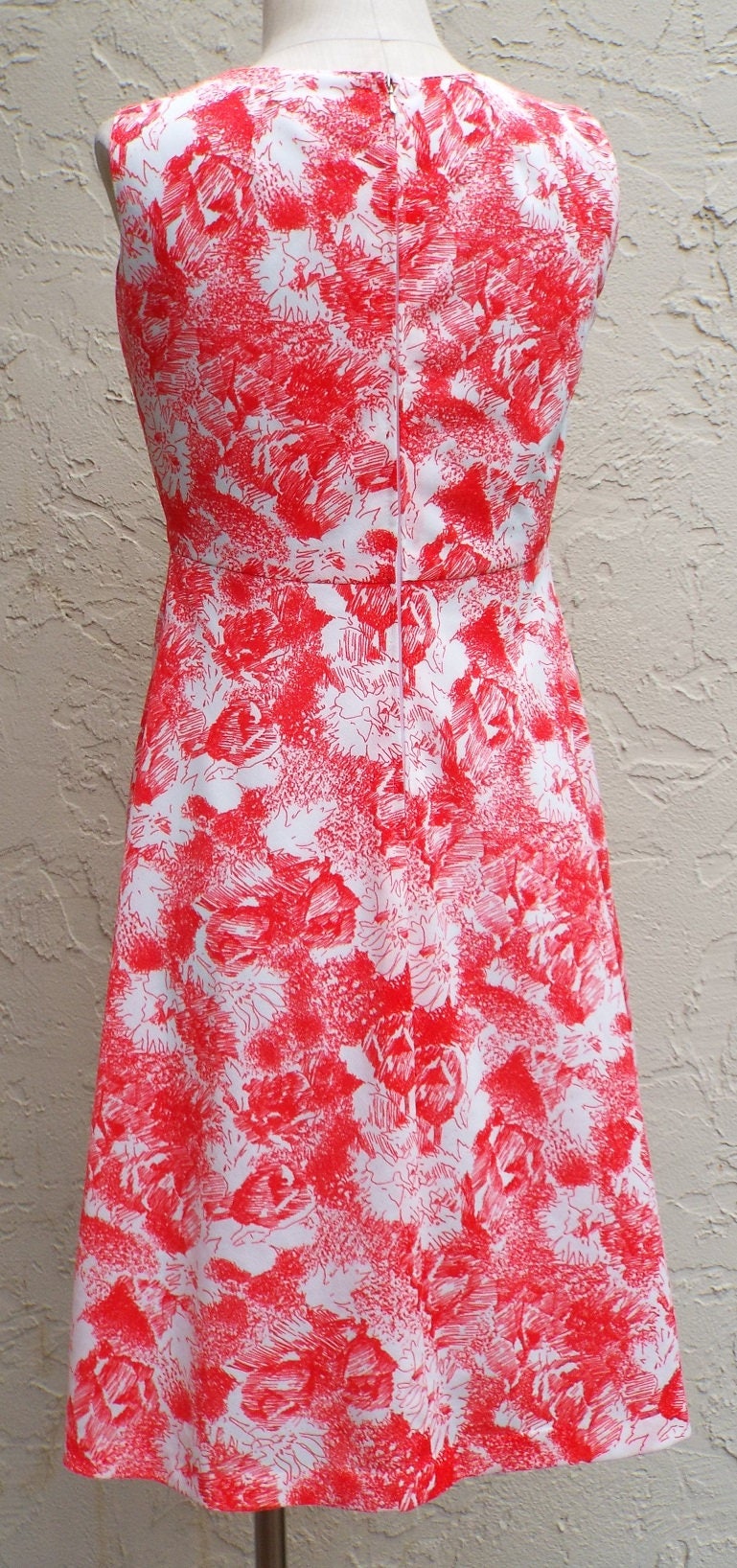 Vintage Sleeveless Red and White Floral Print Dress