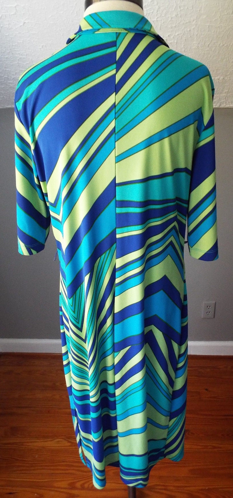Beautiful Short Sleeve Mod Print Dress by BCBG