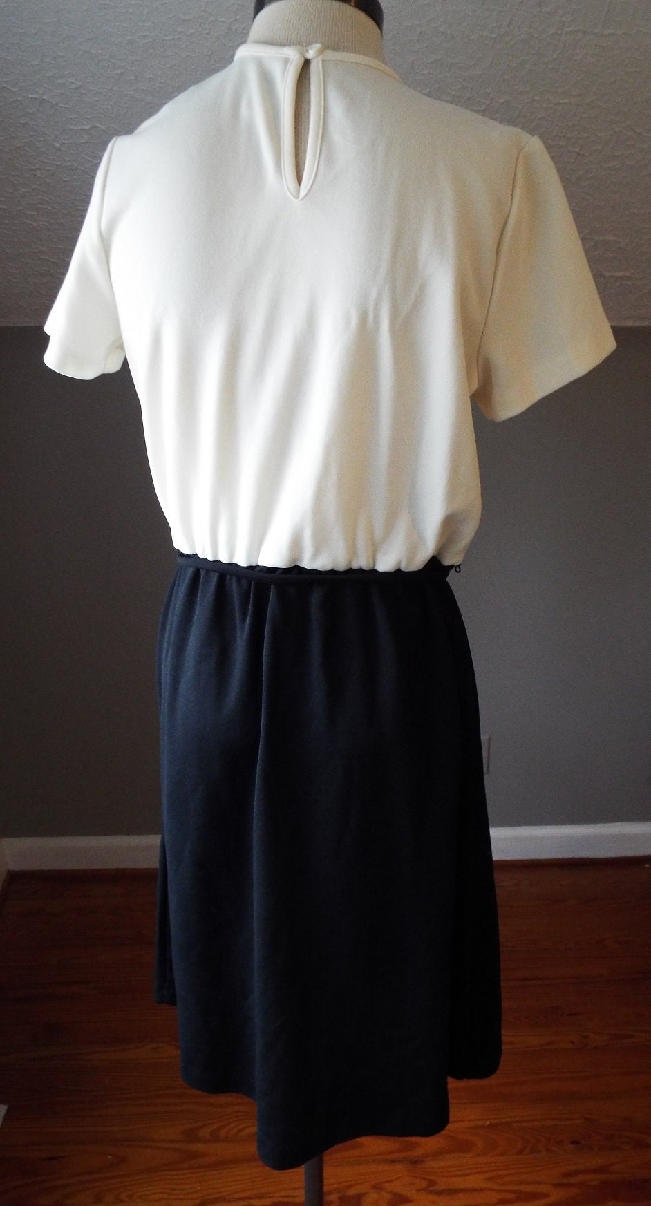 Vintage Short Sleeve Tagless Black and Cream Dress