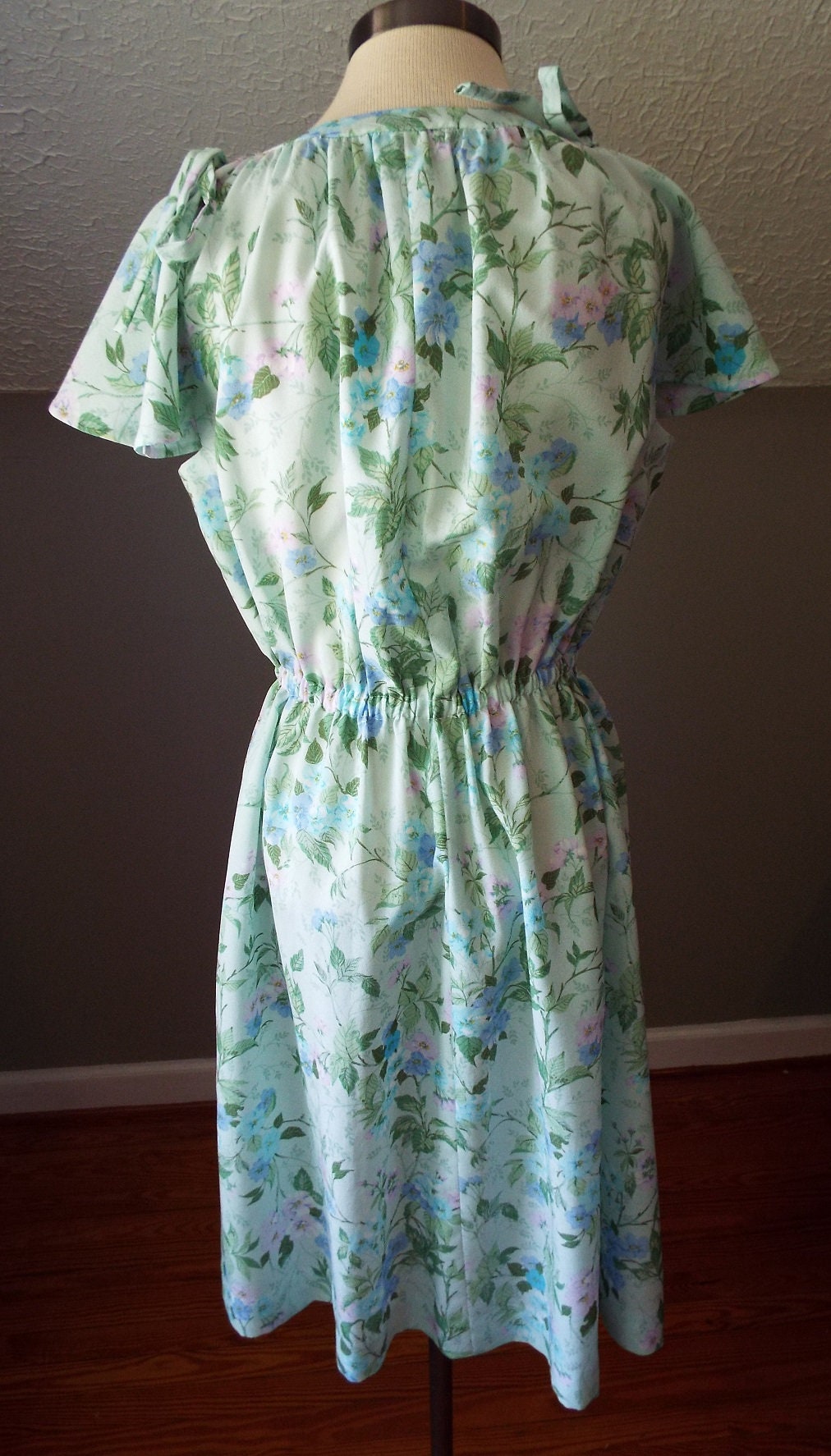 Vintage Sleeveless Floral Print Dress