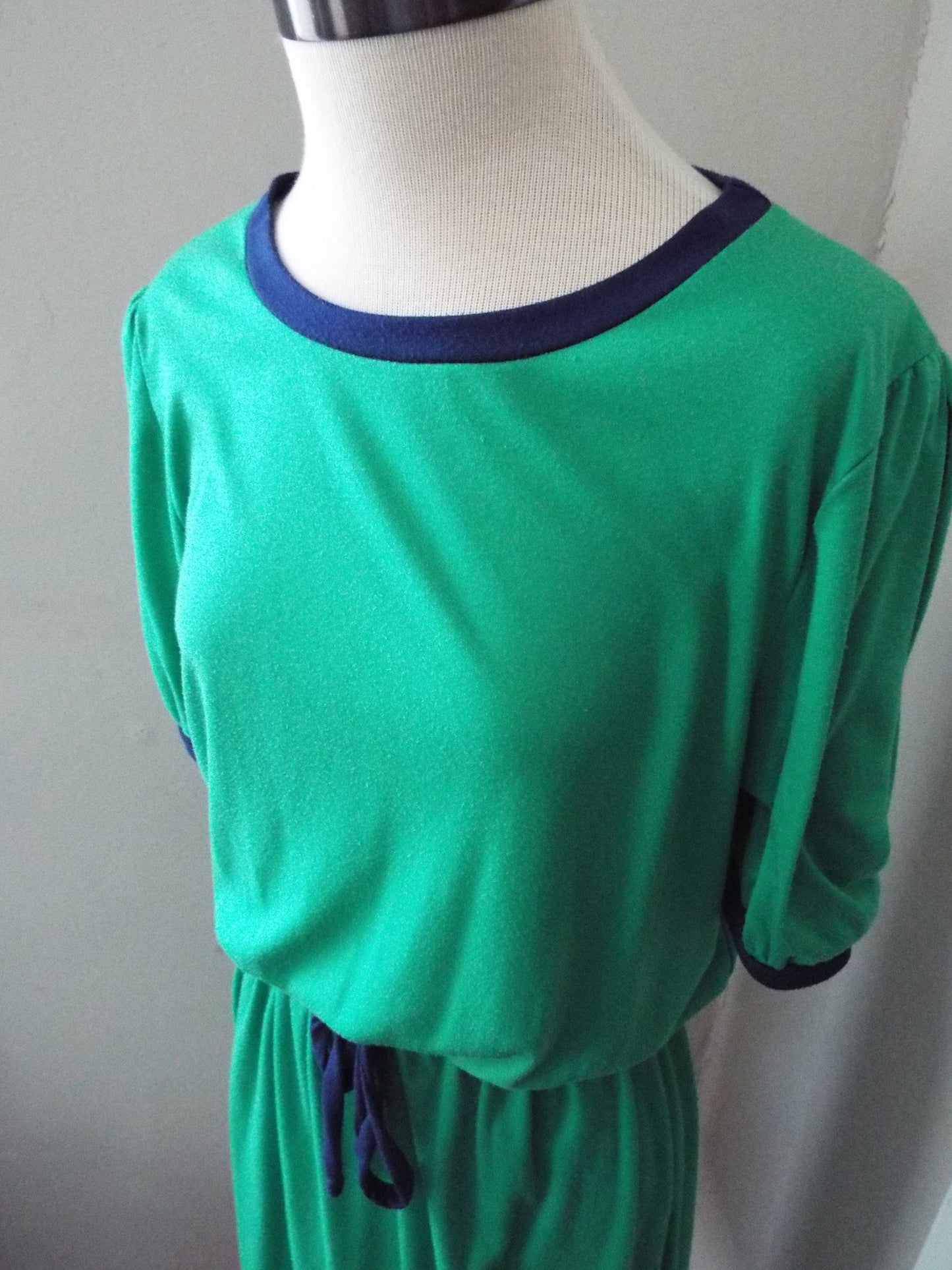 Vintage Short Sleeve Green Dress by Nikki
