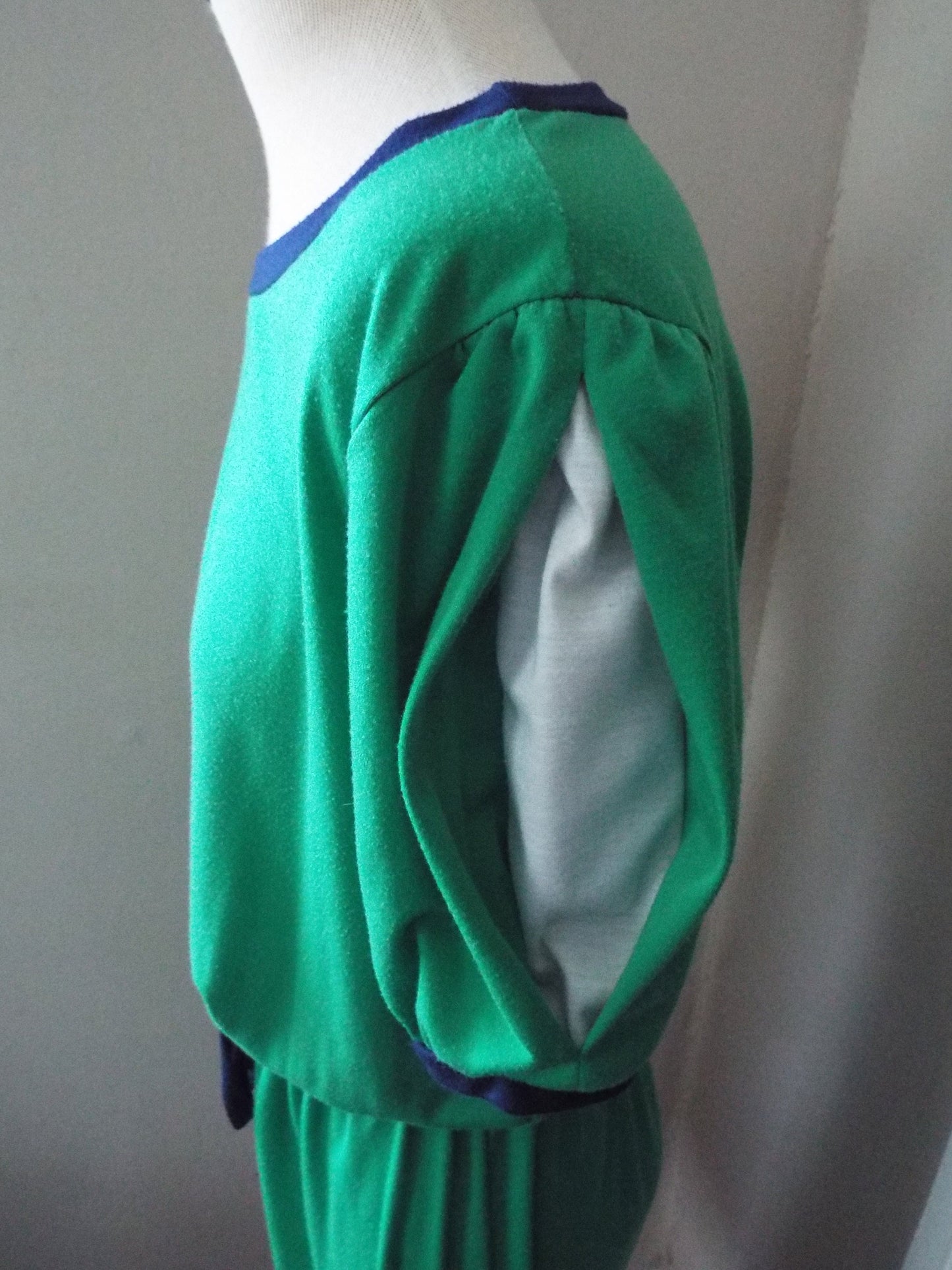 Vintage Short Sleeve Green Dress by Nikki