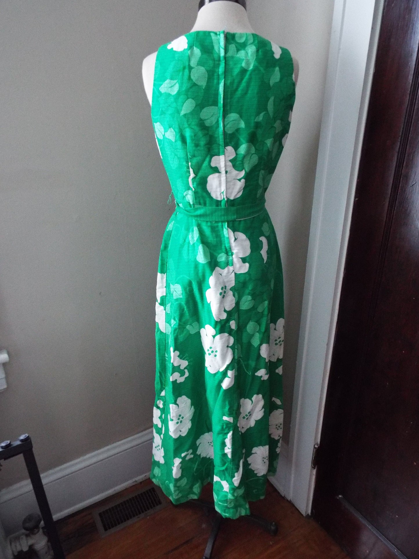 Vintage Sleeveless Floral Print Dress by Malia