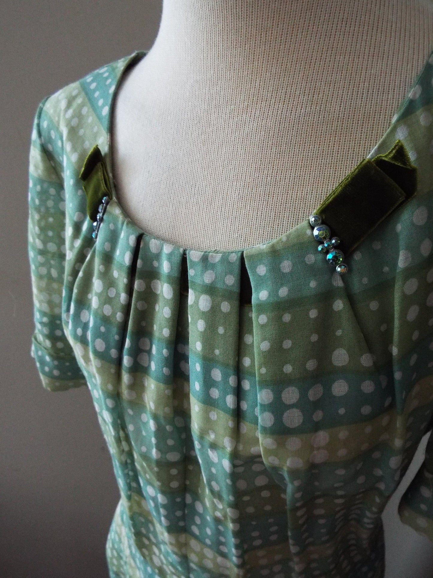 Vintage Short Sleeve Green and White Polka Dot Dress