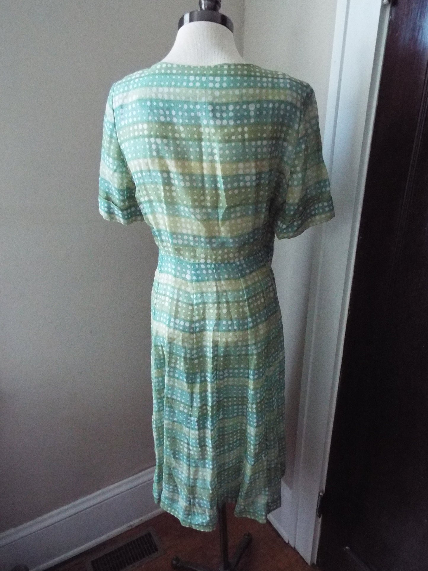 Vintage Short Sleeve Green and White Polka Dot Dress