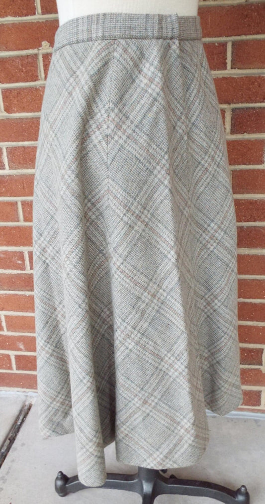 Vintage Gray Plaid Skirt by Intuitions Size 8