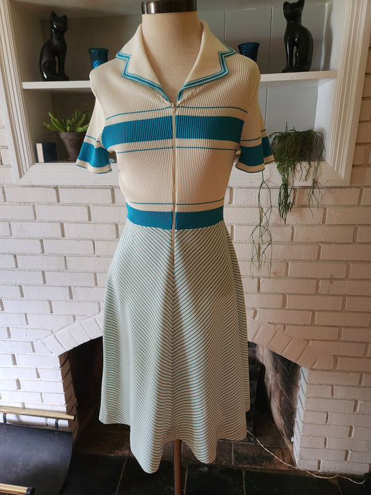 Vintage Short Sleeve Off White and Blue Dress