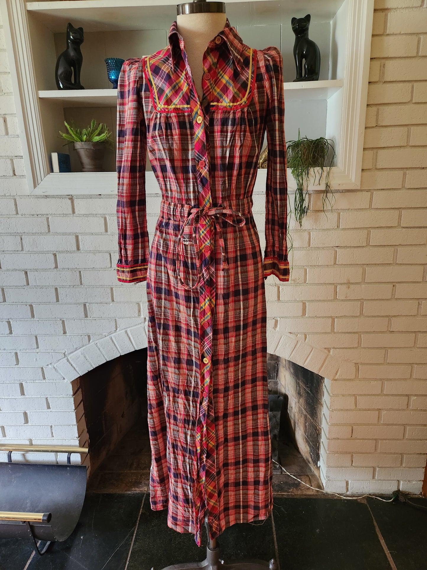 Vintage Long Sleeve Plaid Dress by Artbro