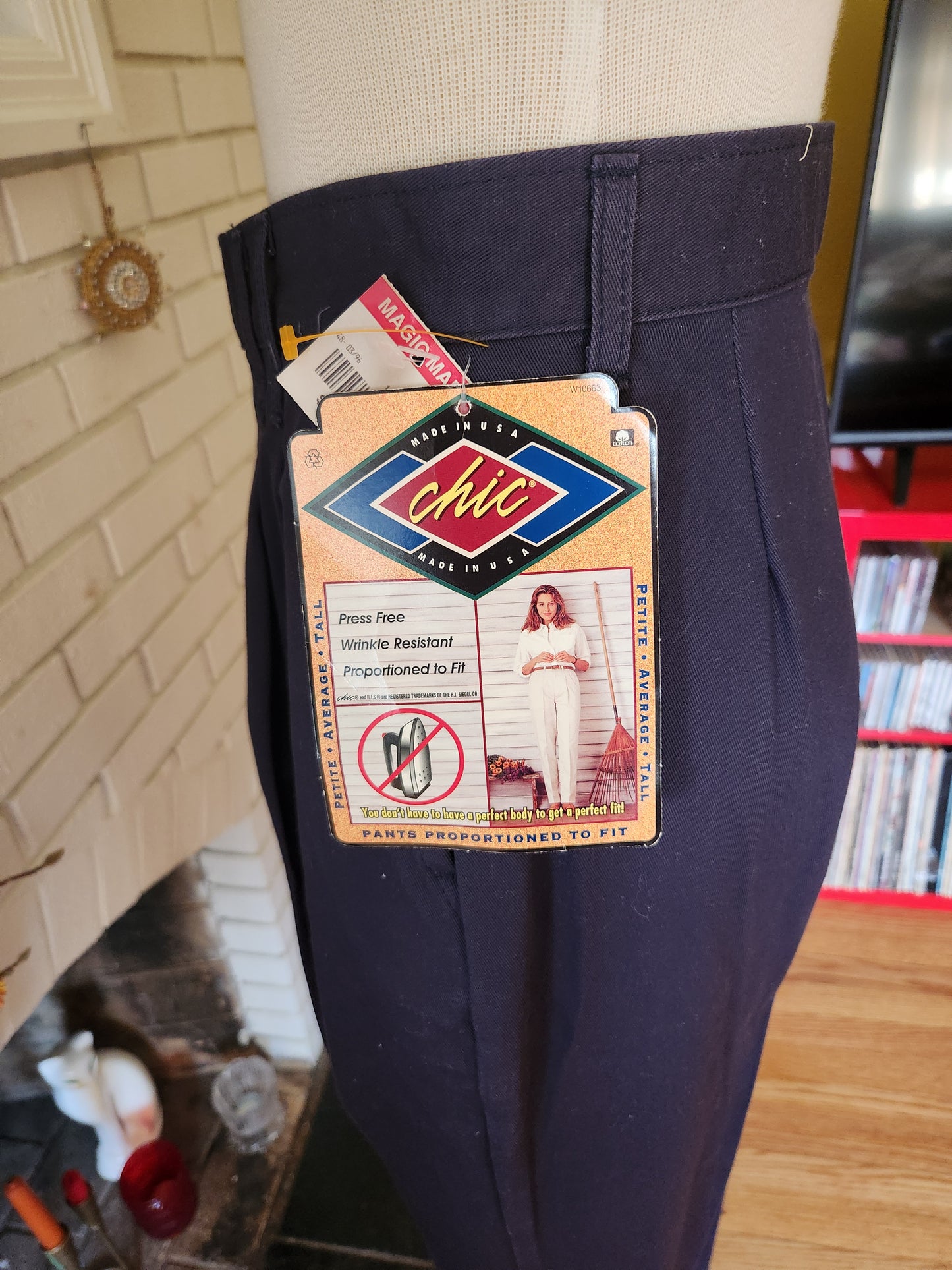 Vintage Pleated Pants by Chic UNWORN!