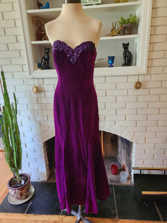 Vintage Sleeveless Purple Velvet Dress by Jump