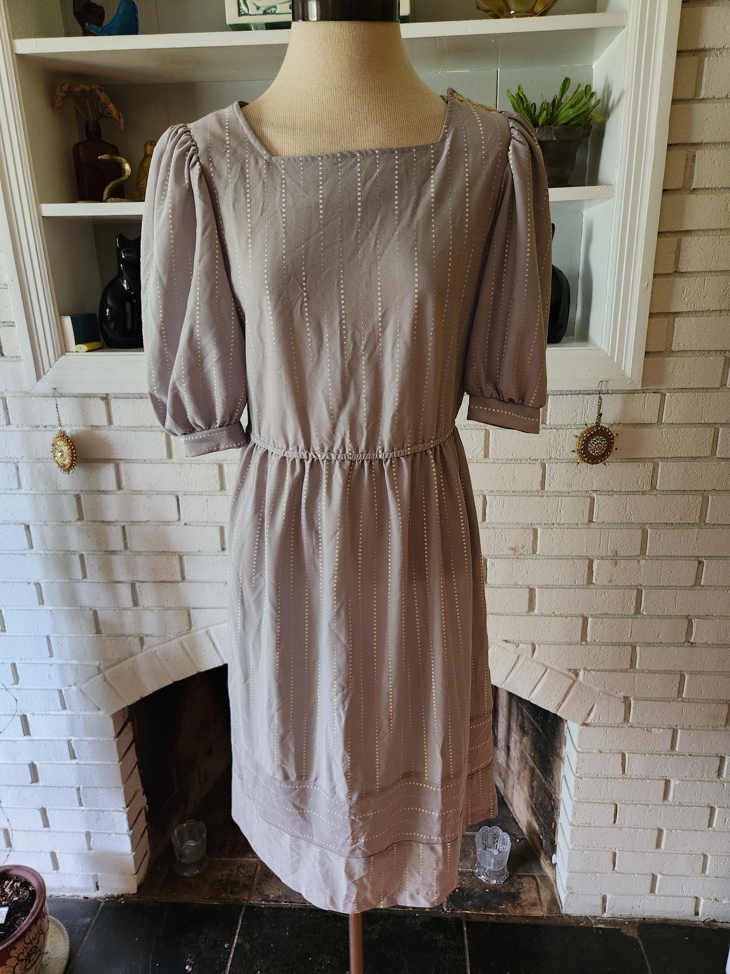 Vintage Short Sleeve Gray and White Dress