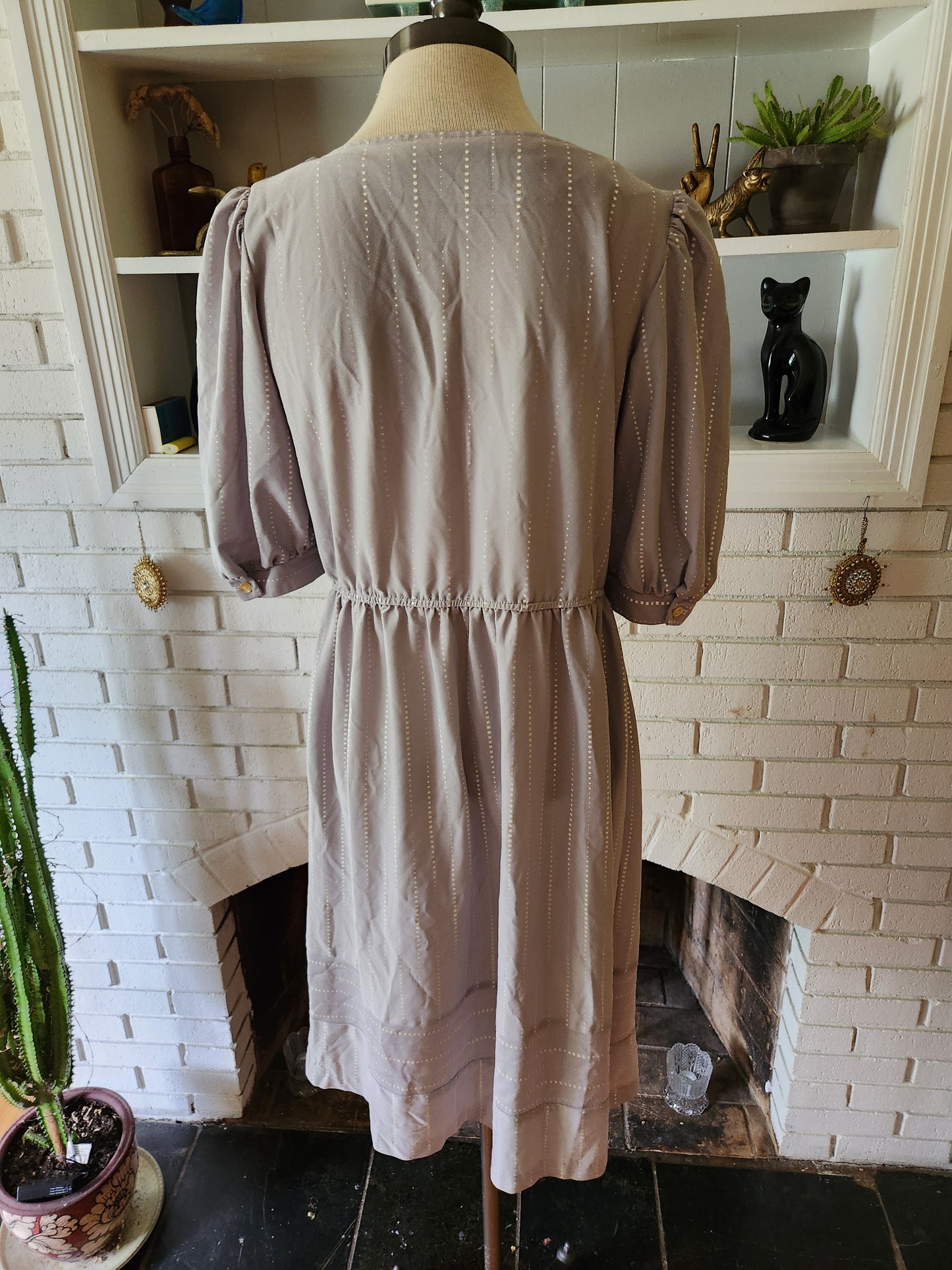 Vintage Short Sleeve Gray and White Dress