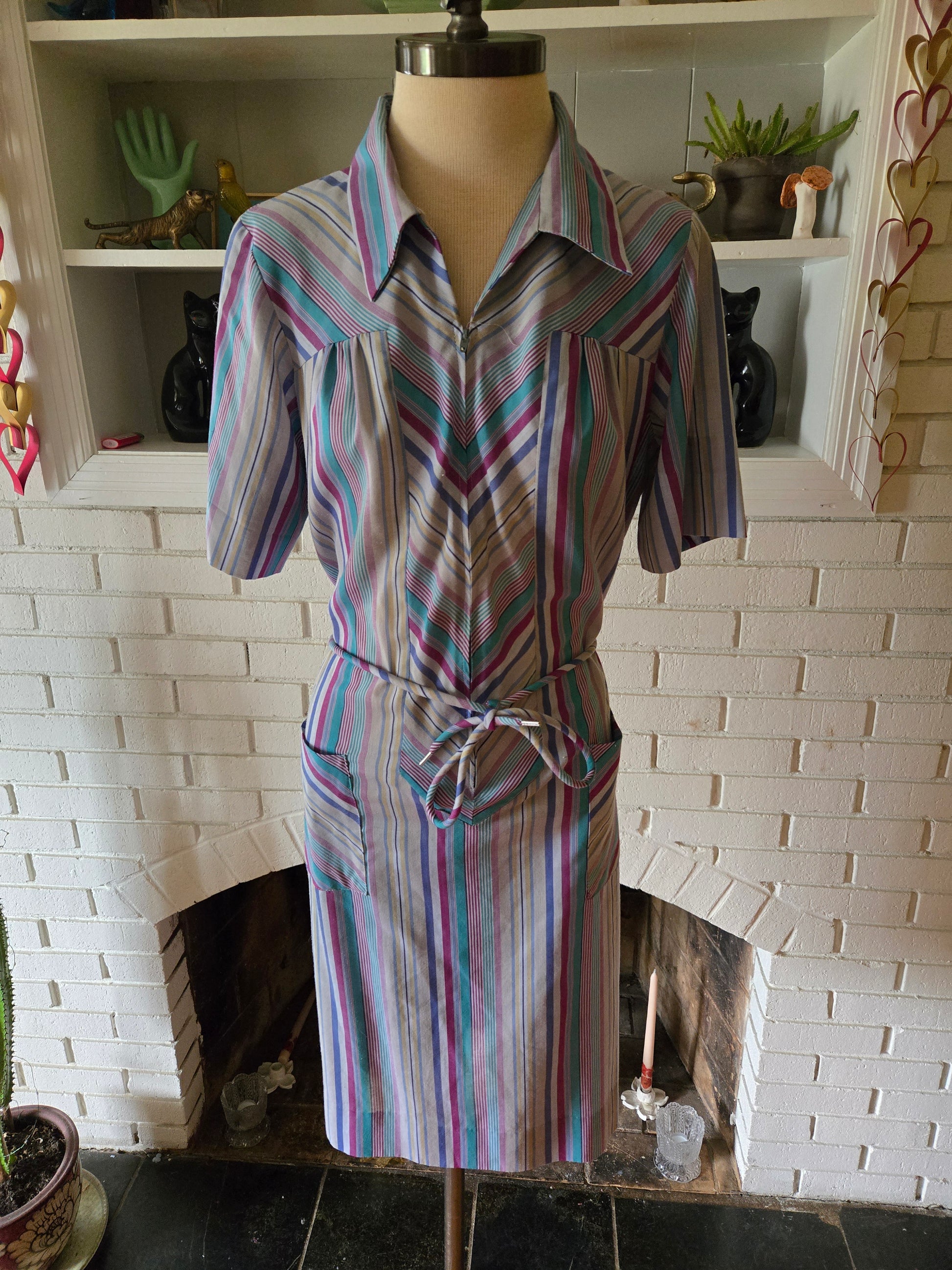 Vintage Short Sleeve Dress by Sears Zip and Dash RetroGetgo Vintage Short Sleeve Dress by Sears Zip and Dash RetroGetgo