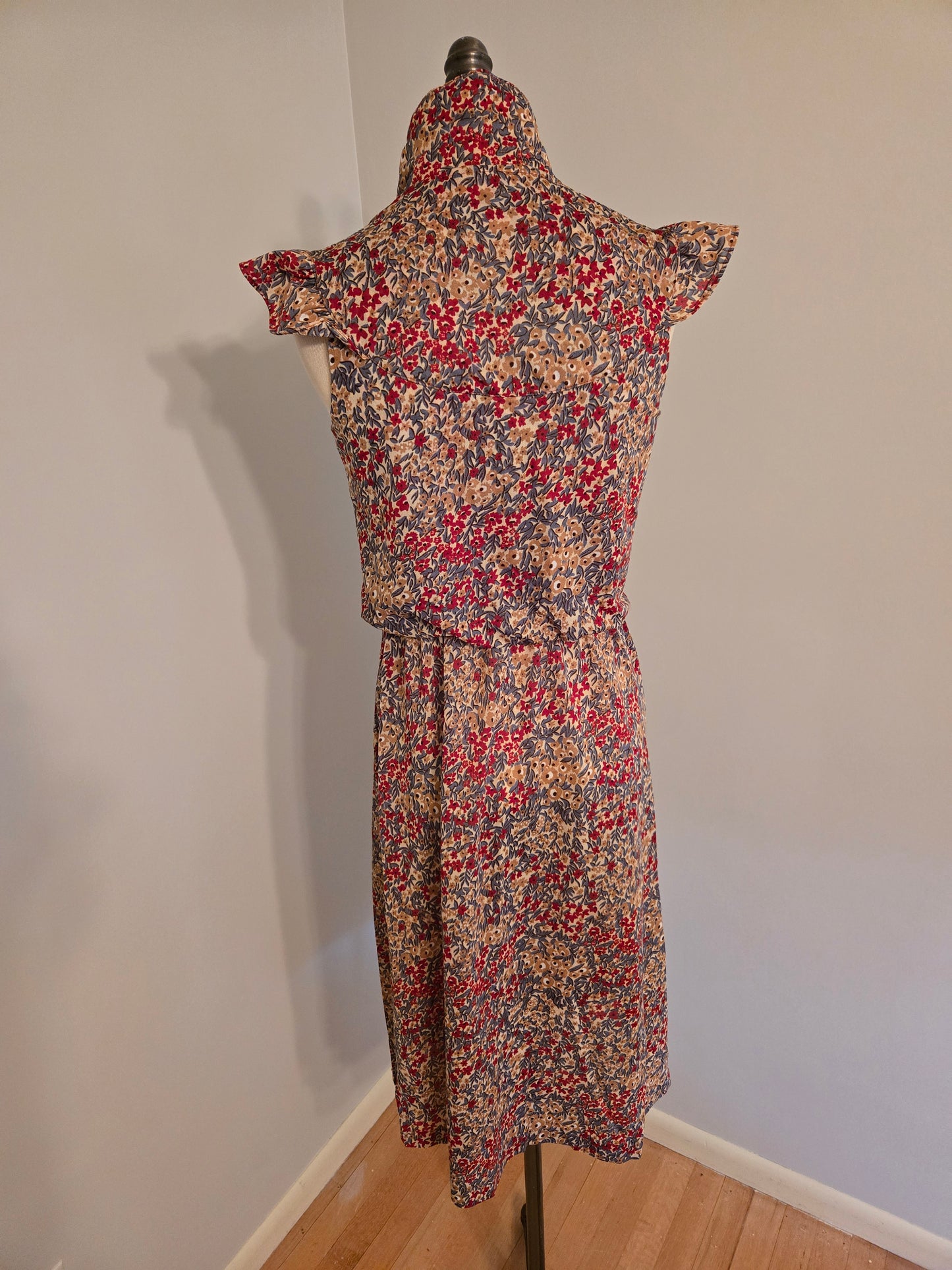 Vintage Sleeveless Floral Print Dress
