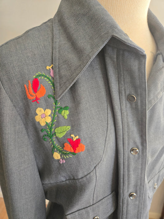 Vintage Long Sleeve Embroidered Western Snap Blouse