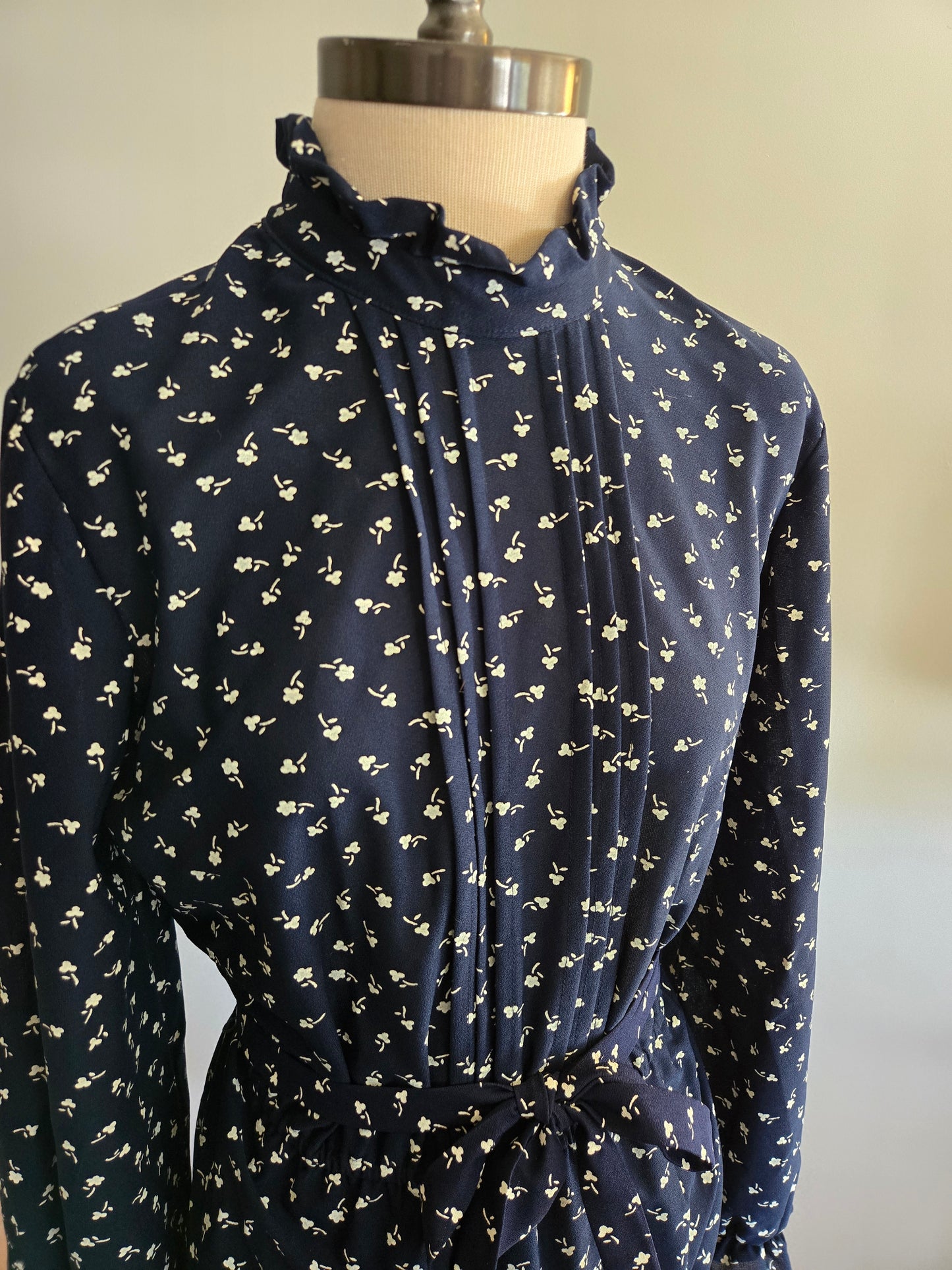 Vintage Long Sleeve Blue and White Floral Print Dress