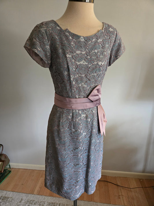 Vintage Sleeveless Lacy Floral Dress