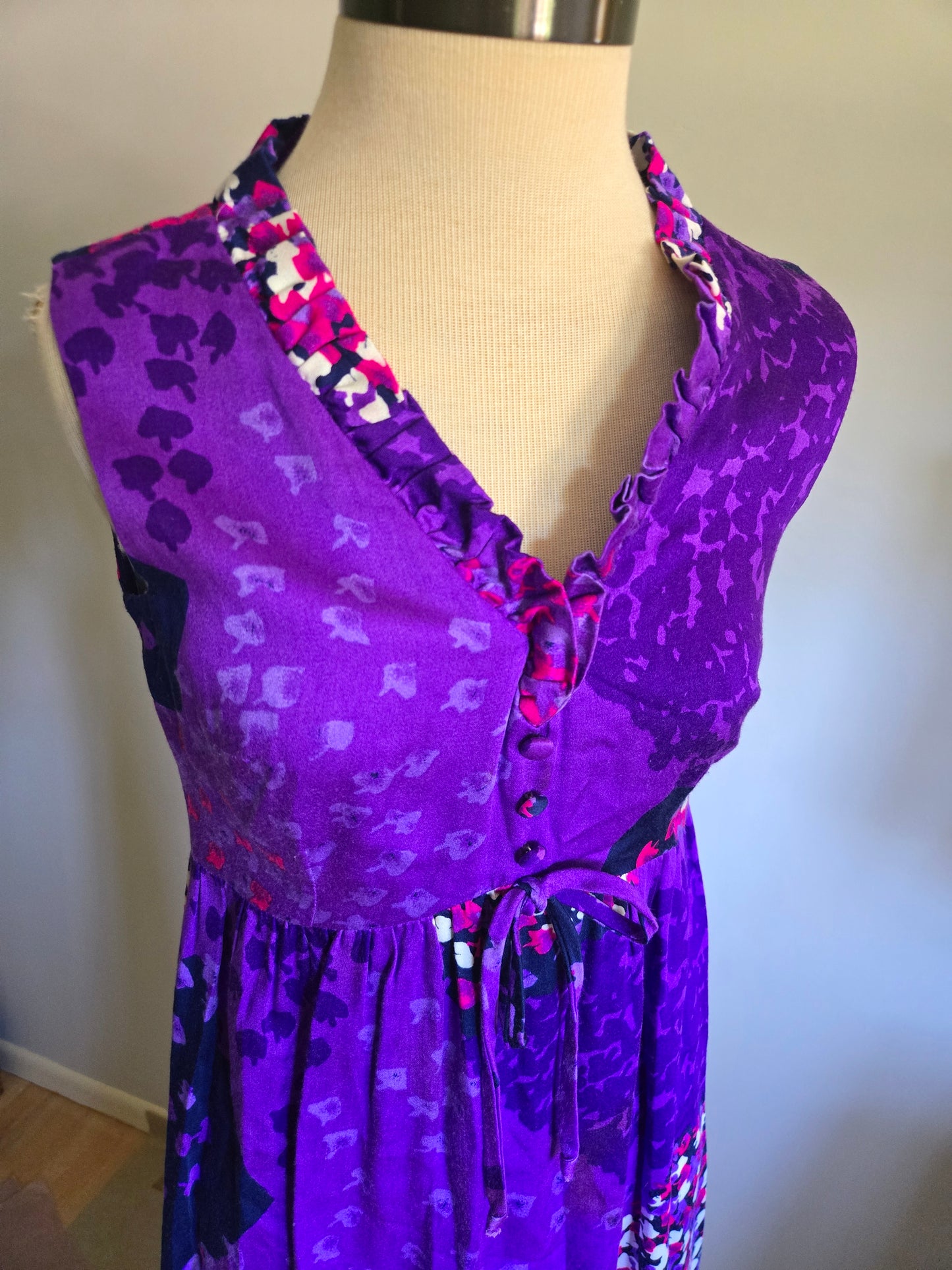 Vintage Sleeveless Floral Print Dress by Ludi's