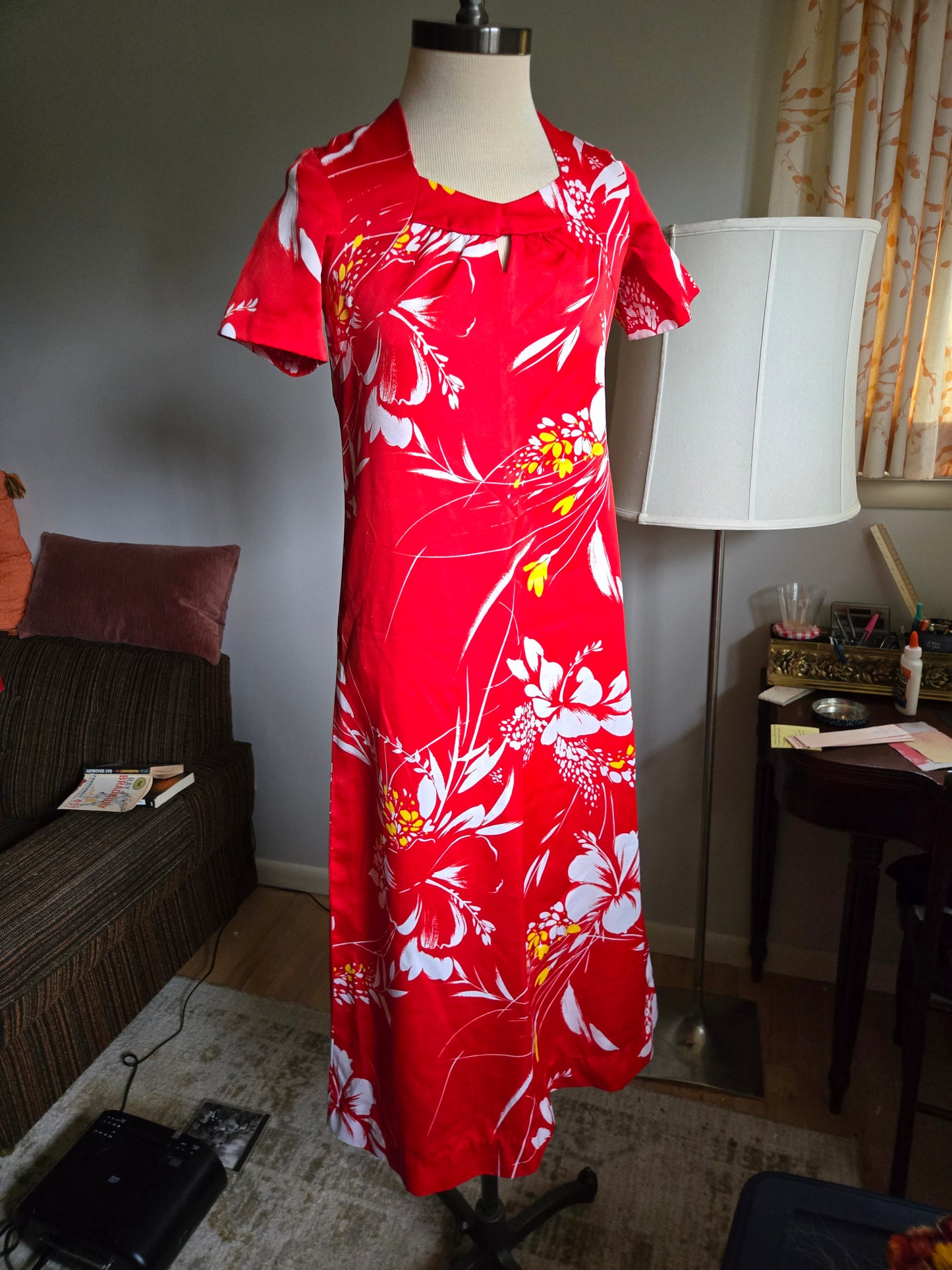 Vintage Short Sleeve Floral Print Hawaiian Dress by Holo Holo