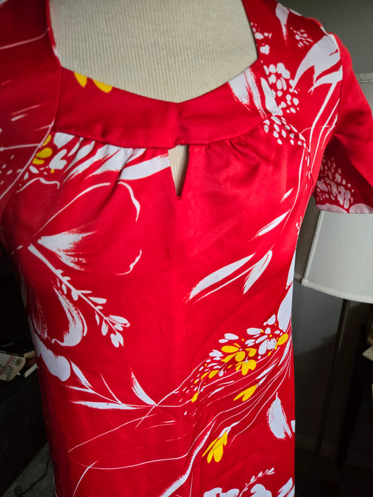 Vintage Short Sleeve Floral Print Hawaiian Dress by Holo Holo