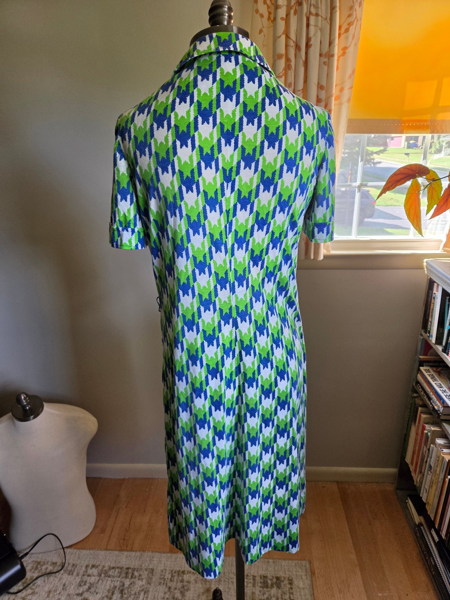 Vintage Short Sleeve Geometric Print Dress by Tanner