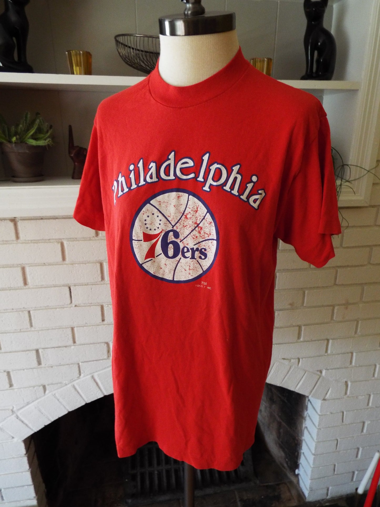 Vintage Philadelphia 76ers T-Shirt by Logo 7
