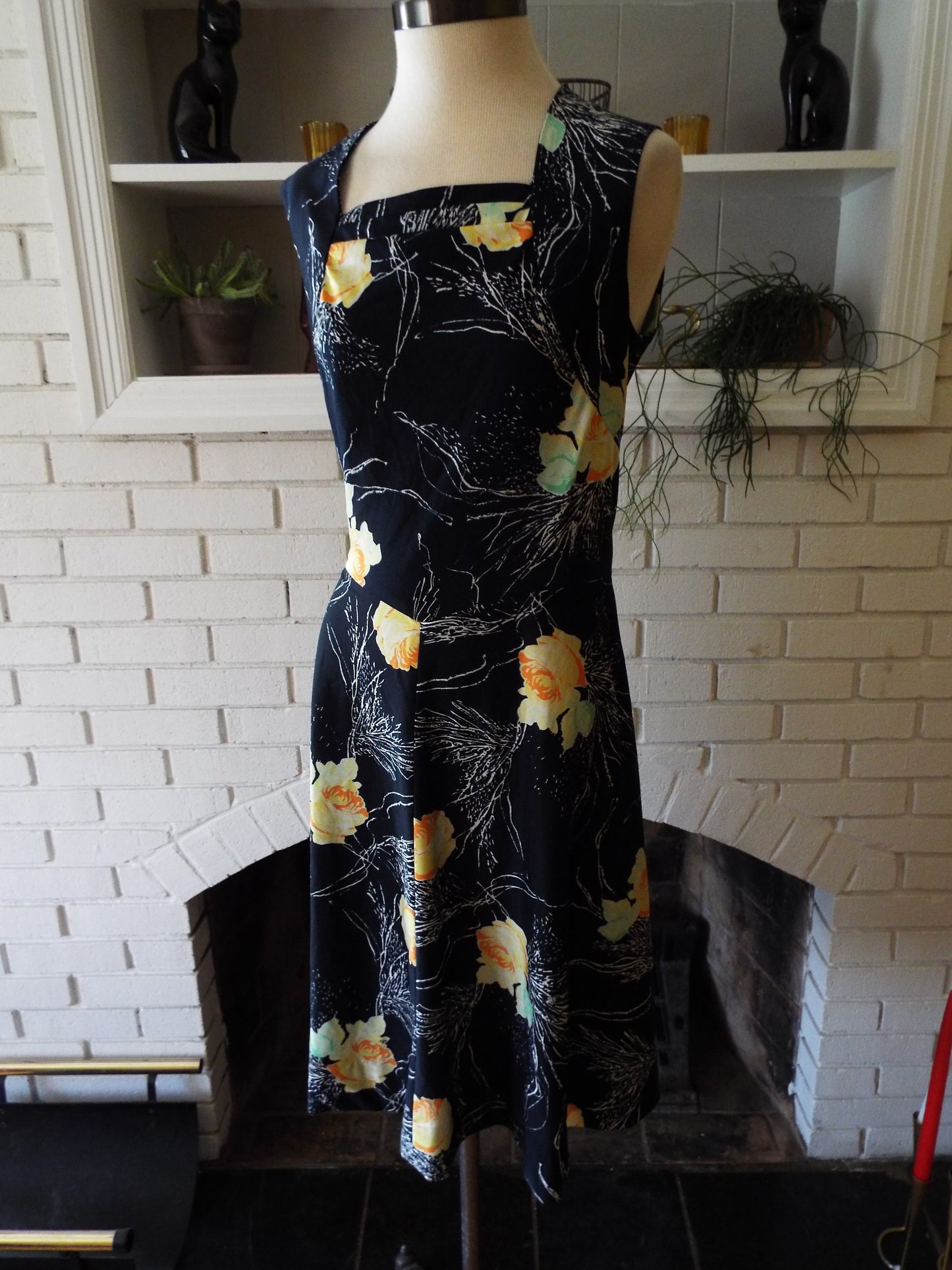 Vintage Sleeveless Black Floral Dress