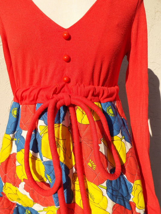 Amazing Vintage Red Floral Long Sleeve Dress