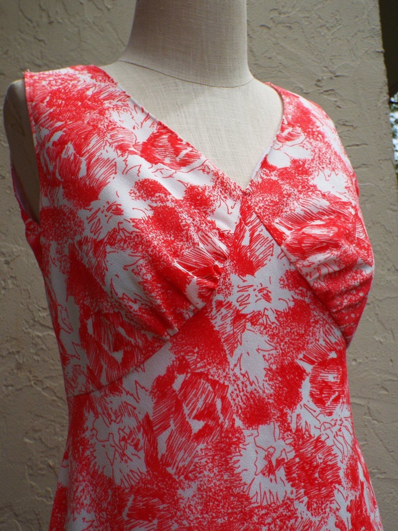 Vintage Sleeveless Red and White Floral Print Dress