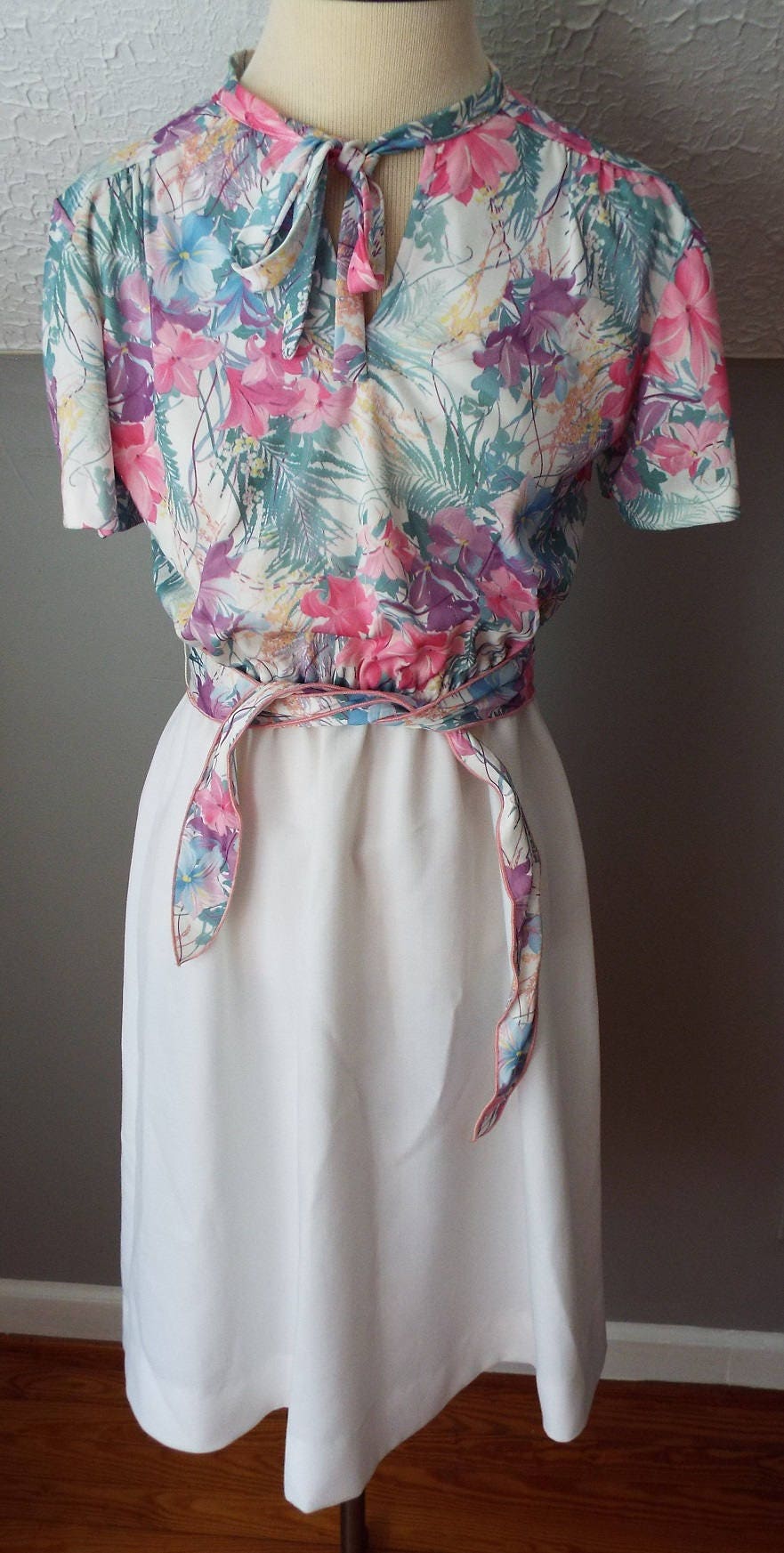 Vintage Short Sleeve Dress with Colorful Floral Print