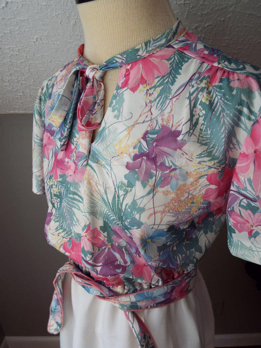Vintage Short Sleeve Dress with Colorful Floral Print