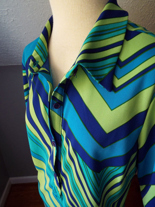 Beautiful Short Sleeve Mod Print Dress by BCBG