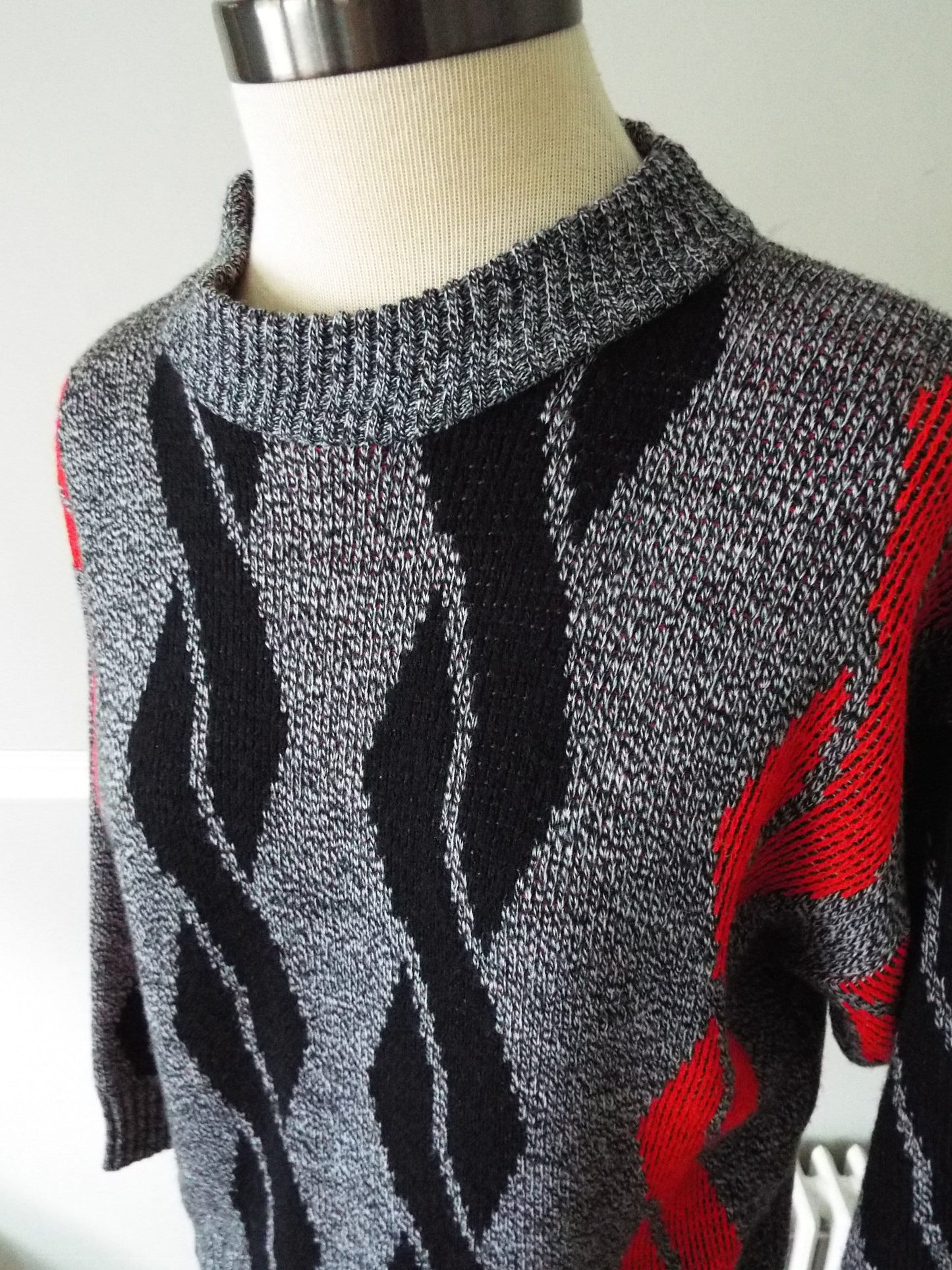 Vintage Womens Long Sleeve Sweater by La Vista