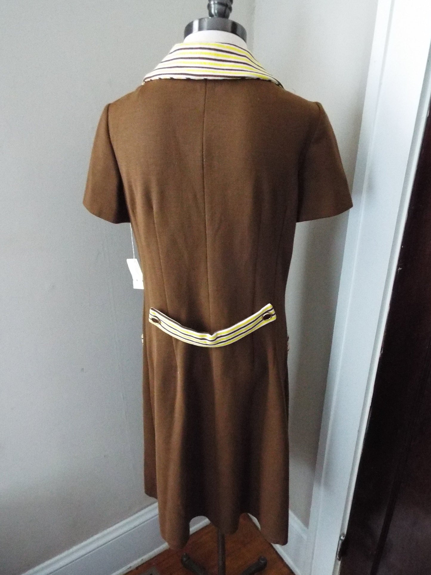 Vintage UNWORN Short Sleeve Brown Dress by Sacony
