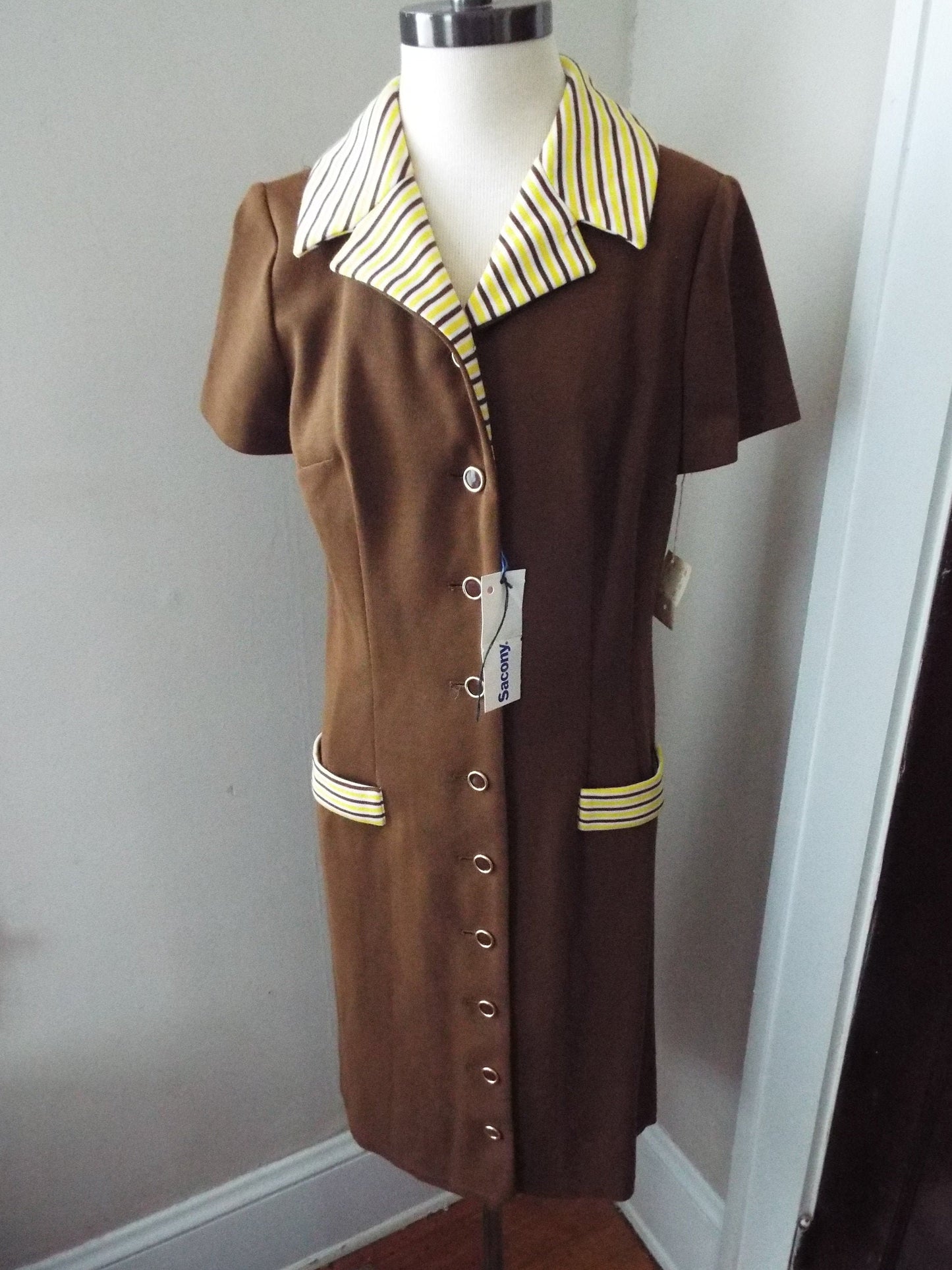 Vintage UNWORN Short Sleeve Brown Dress by Sacony
