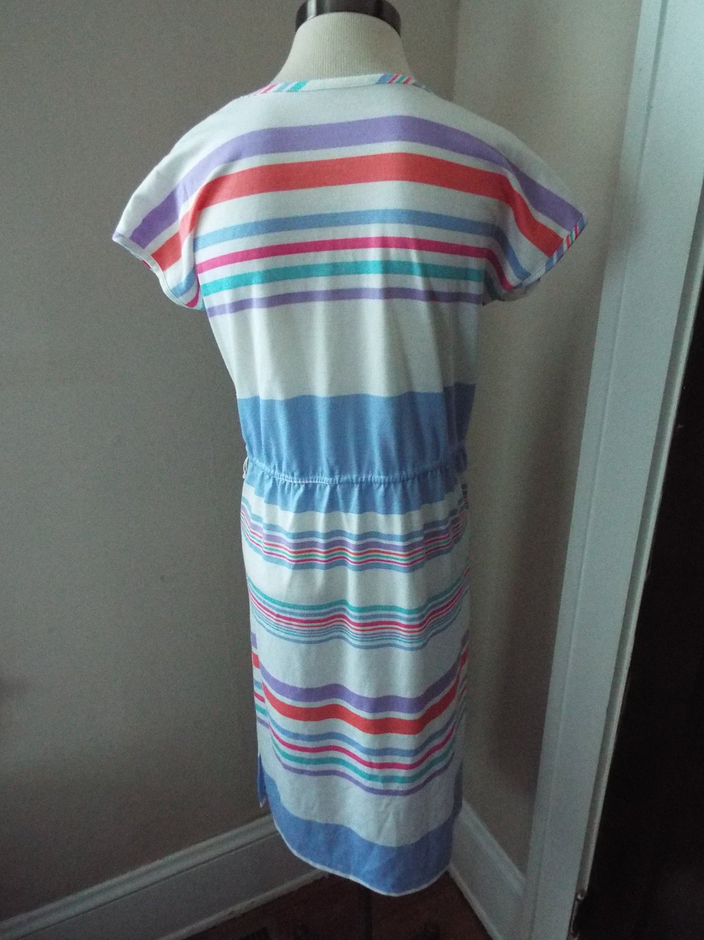Vintage Sleeveless Dress With Pastel Stripes