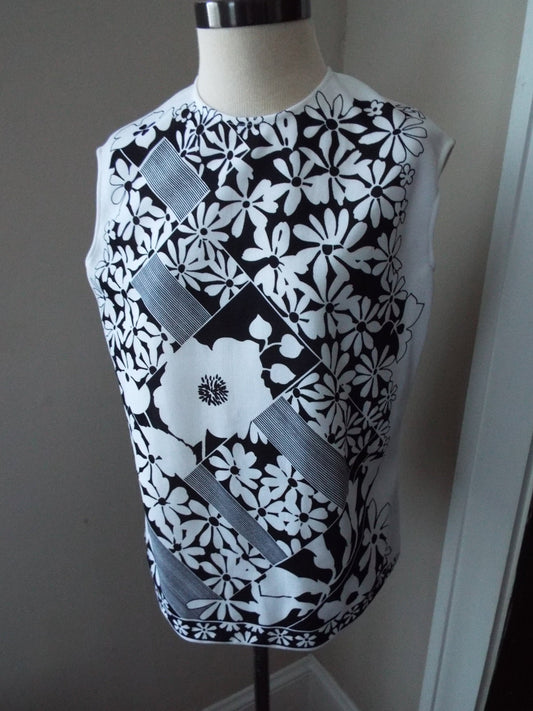 Vintage Sleeveless Black and White Floral Print Blouse