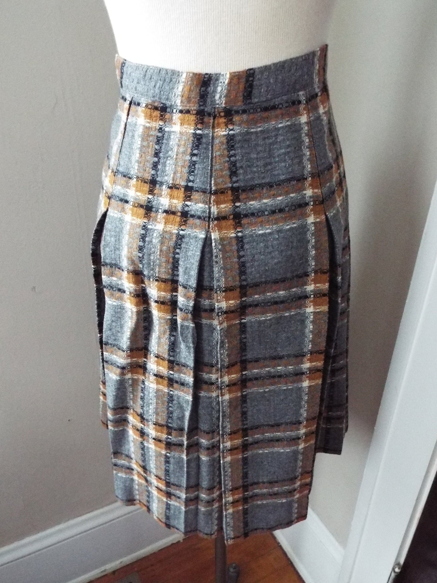Vintage Pleated Plaid Gray Skirt by Carol Brent