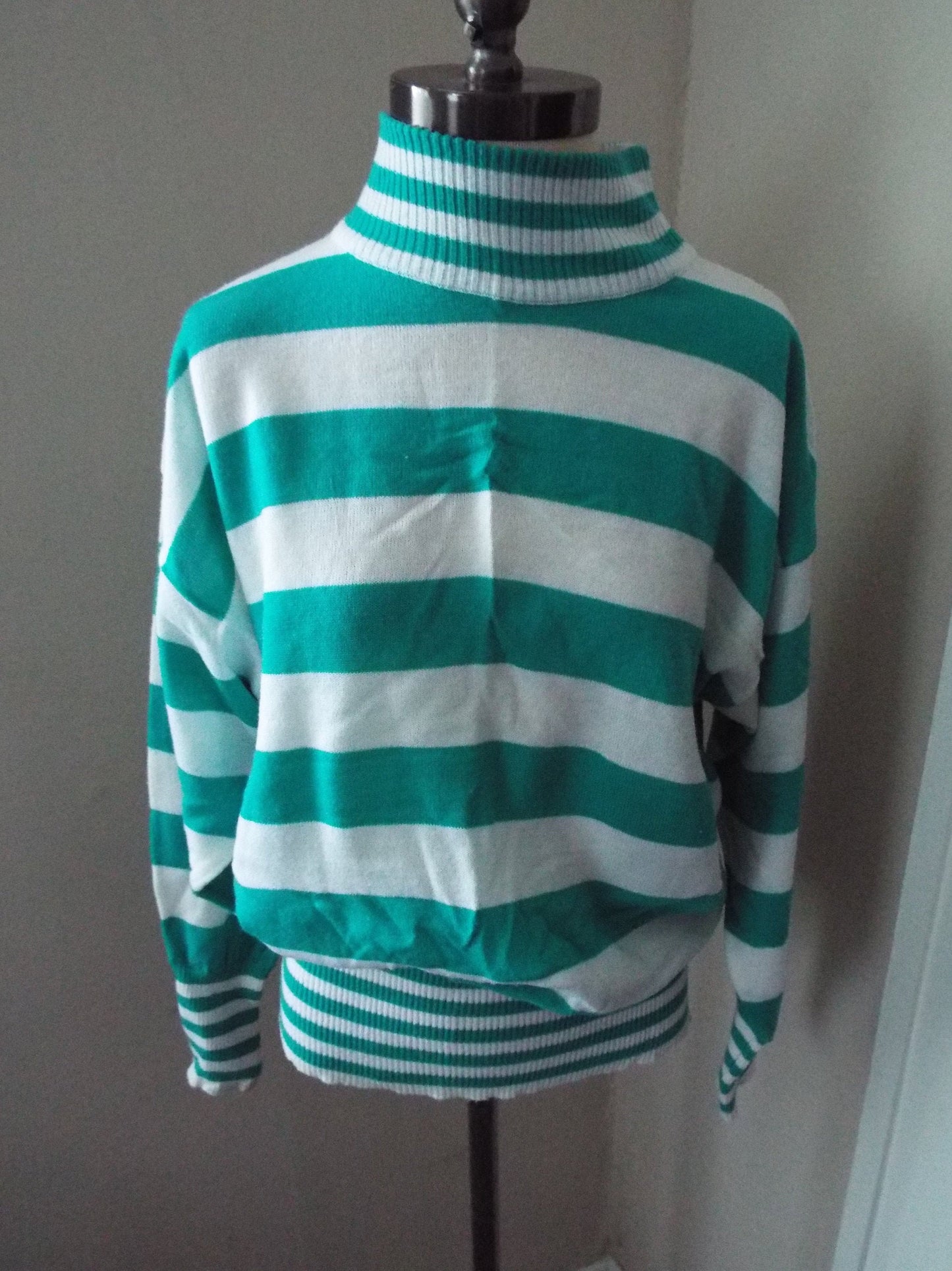 Vintage Womens Long Sleeve Sweater by Via L.A.