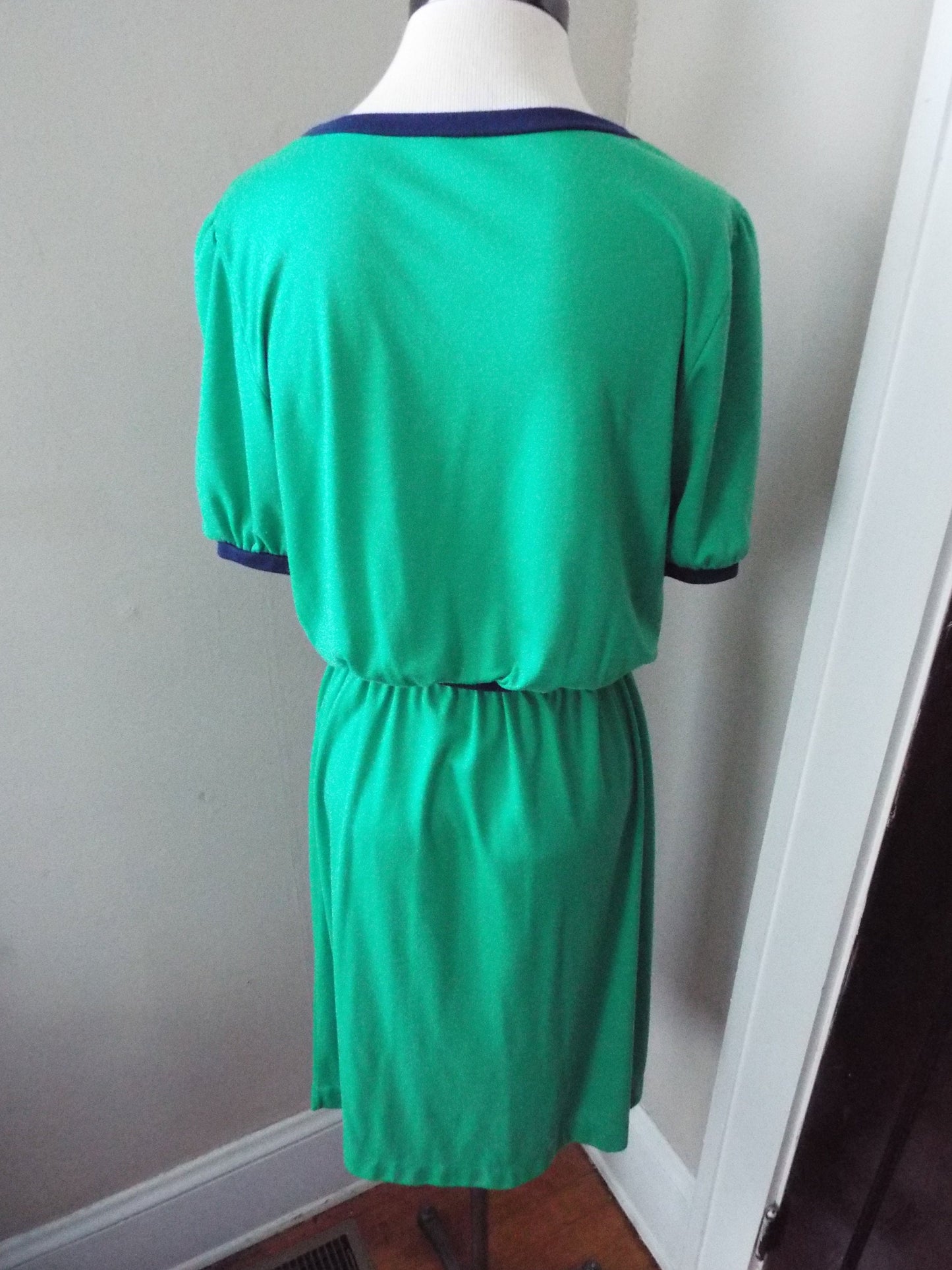 Vintage Short Sleeve Green Dress by Nikki