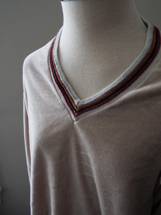 Vintage Long Sleeve Vee Neck Sweater by Javelin
