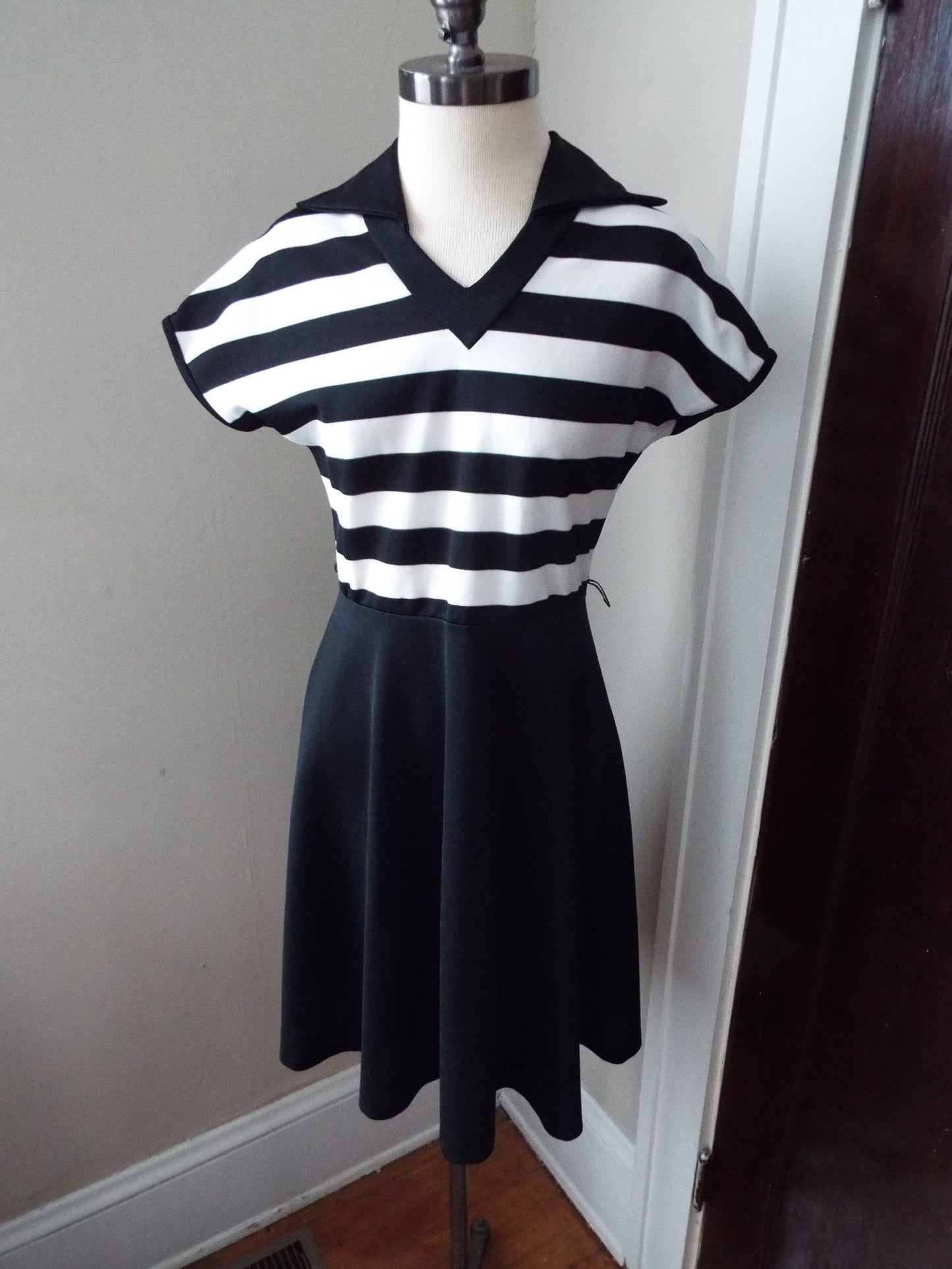 Vintage Sleeveless Black and White Striped Dress