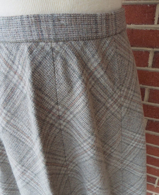 Vintage Gray Plaid Skirt by Intuitions Size 8