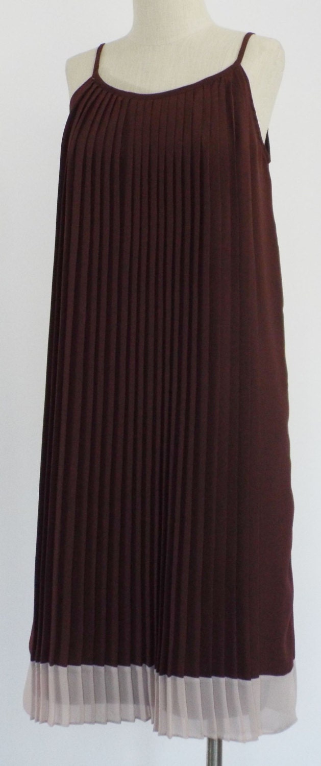 Vintage Sleeveless Brown Pleated Dress